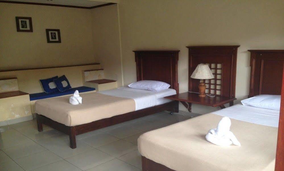Brits Resort Lovina Bagian luar foto